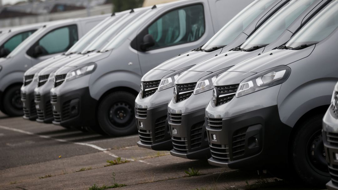 Biz in 60: UK car industry, Didi delisting rumour, Australia retail sales