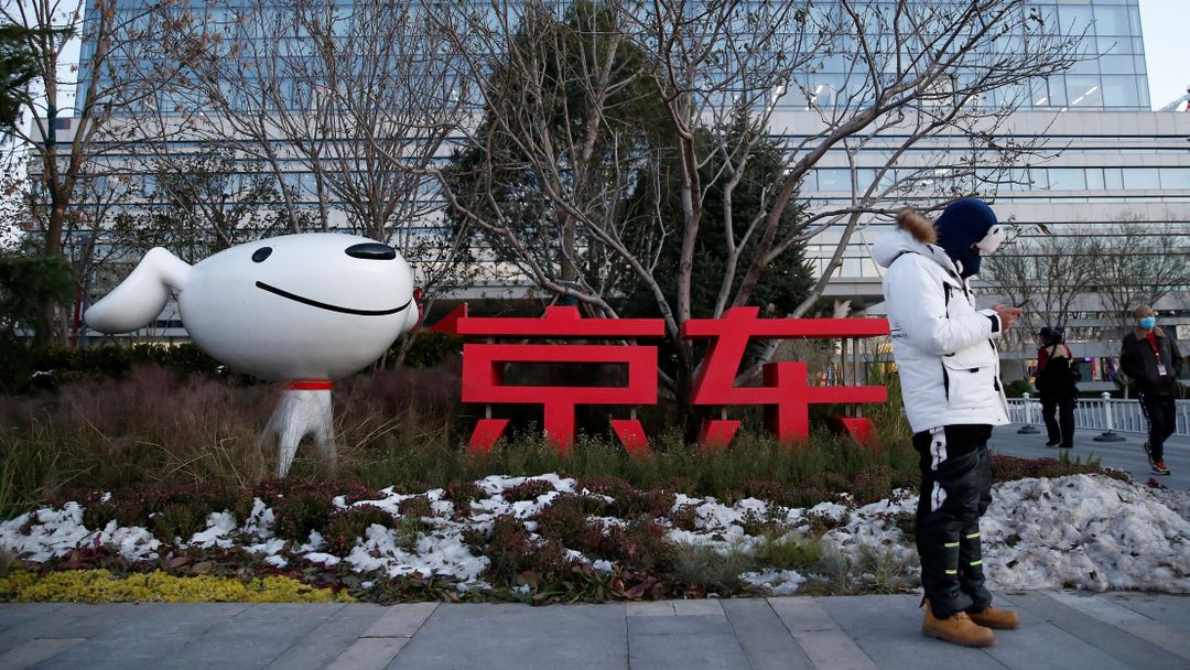 Biz in 60: Tencent dividend, India halts agriculture futures, TikTok surpasses Google