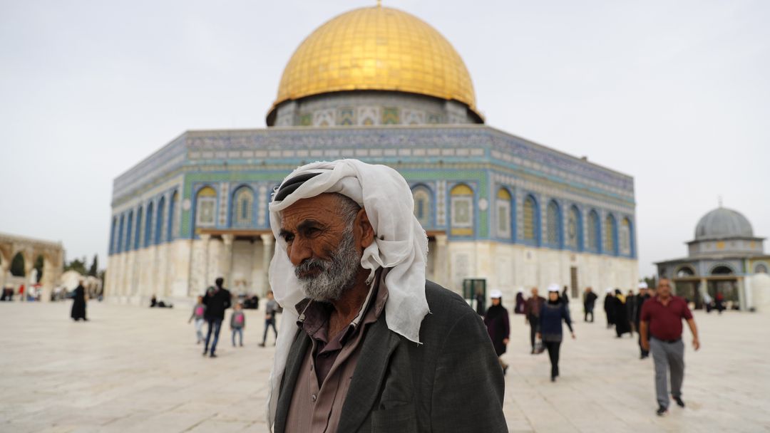 Iraq strips Palestinian rights, Zimbabwe's possible purge, and Myanmar's mass grave