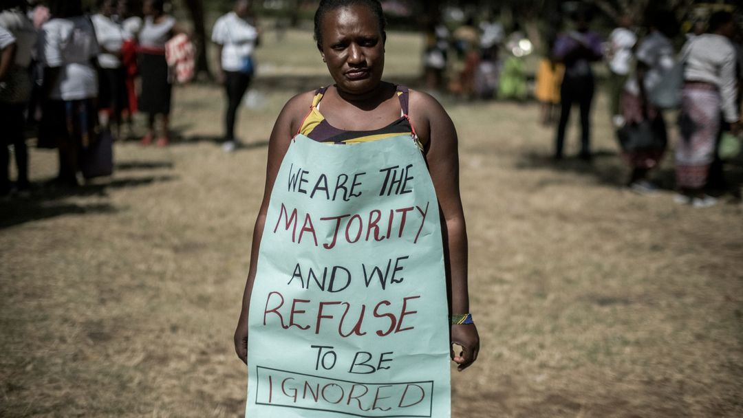 Kenyan opposition leader holds alternate swearing in ceremony
