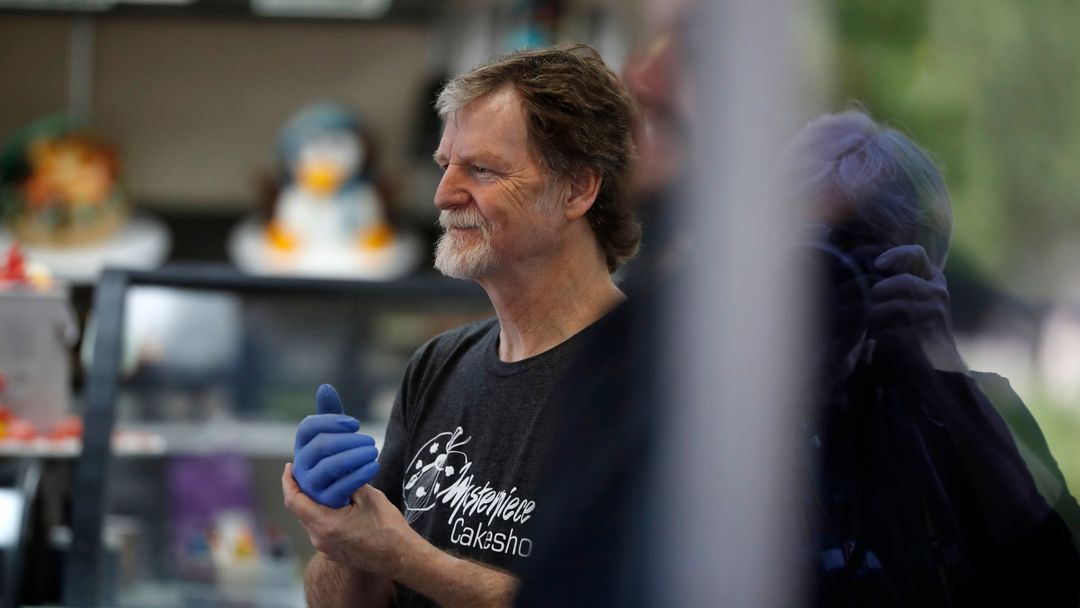 Gay Cake: Court rules for baker in same-sex wedding cake