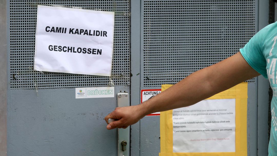 Austria Mosques: Crackdown on mosques incites outrage