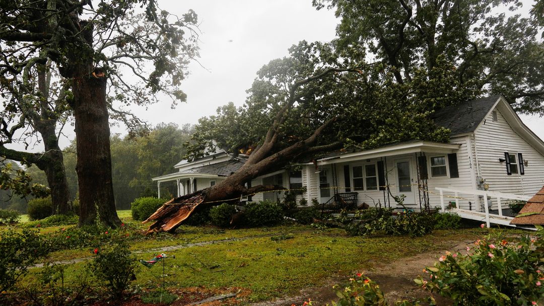 Hurricane Florence: Storm's violent grind leaves at least four dead