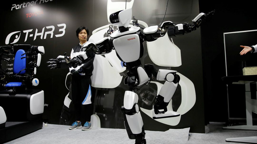 Japan Robots: Technology replacing people as helpers