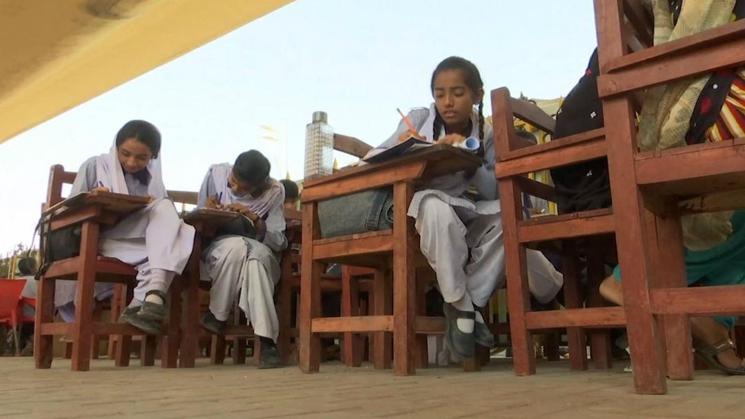 International Day of the Girl: Karachi classroom hits streets to help kids