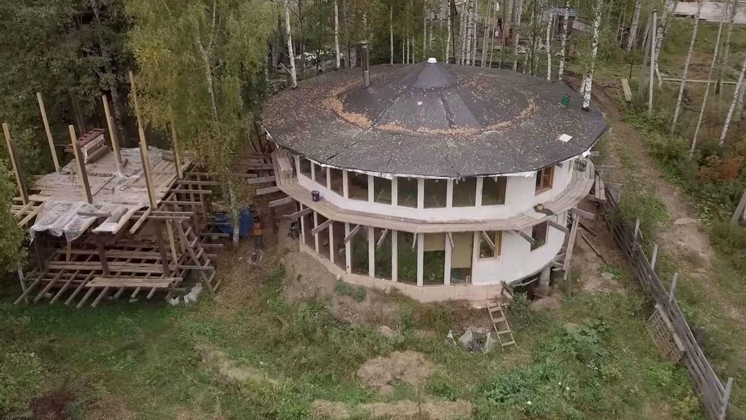 House of Straw: Straw insulation provides affordable housing