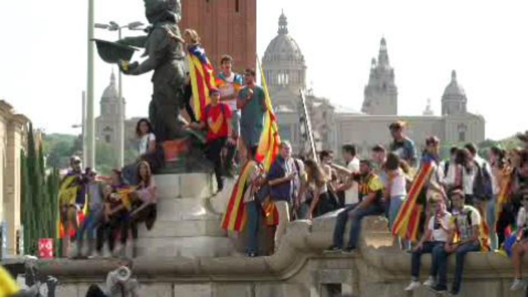 Catalonia Referendum: Police seal off half polling stations