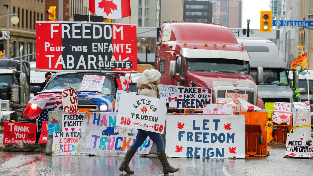 Thousands blockade Canadian capital over vaccine mandate