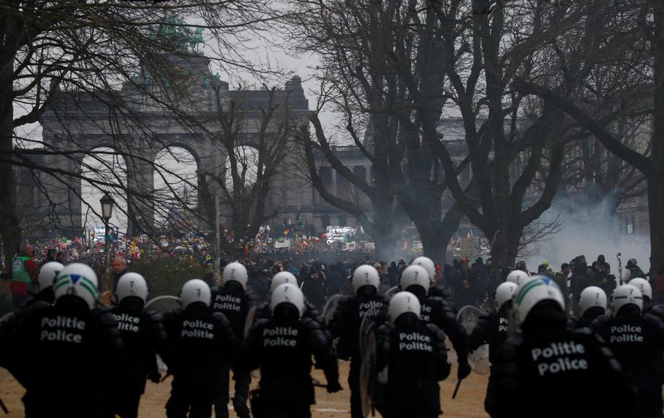 The march follows a demonstration in other European capitals on Saturday, bringing together thousands of people protesting vaccine passports and other requirements imposed by the European government in hopes of ending the coronavirus pandemic. I did.
