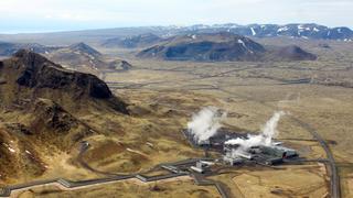 Icelandic geothermal power plant captures carbon from air | Money Talks