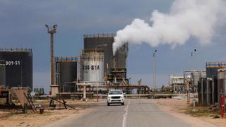 Oil prices rise as Libya outage adds to supply woes