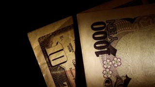 US dollar hits 20-year peak against Japanese yen