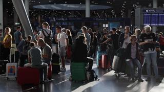 Lufthansa's ground staff on strike, demand pay raise