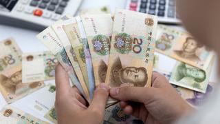 Chinese yuan drops to weakest level since 2008 as growth falters