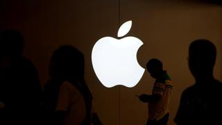Apple earnings surprise, Snap disappoints | Money Talks