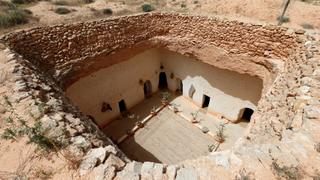 Libya Pithouses: People keep housing traditions alive