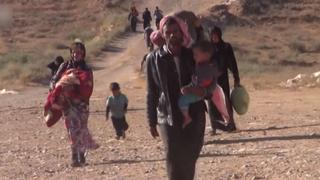 The War in Syria: Hundreds of thousands flee Daraa province