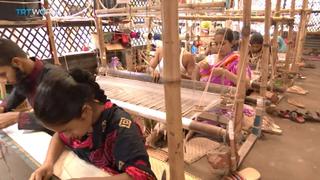 Bangladesh Booming: Traditional sari-weaving industry dying out