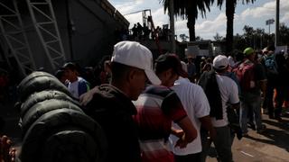 Migrant Caravan: US troops prepare to secure Mexico border
