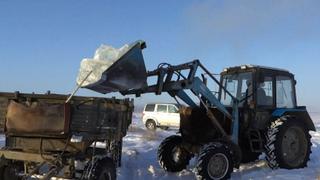 Russian Ice Harvesting: Ice a lifeline in world's coldest region