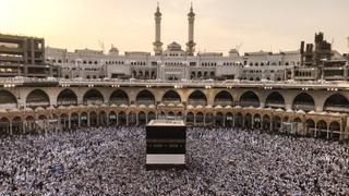 Business owners cash in on Hajj crowds | Money Talks