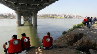 Mosul Ferry Accident: Turkey sends a diving team to recover bodies