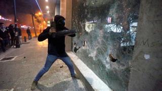 Protesters vandalise banks over Lebanon's economic crisis | Money Talks