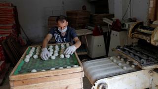 Palestinian brothers overcome disabilities to run bakery | Money Talks