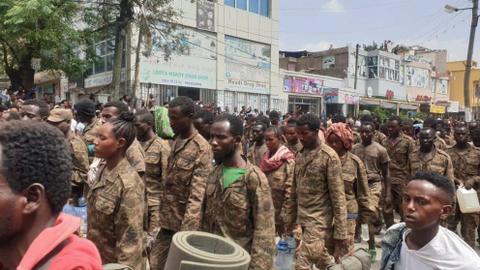 tigray abiy ethiopia vows repel mekelle ethiopian prisoners trtworld