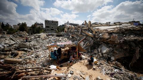 Israel and Qatar reach deal on sending aid to Gaza