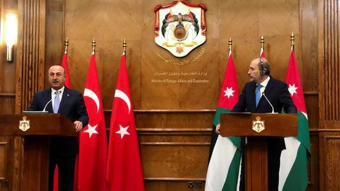 Cavusoglu: Turkey in talks with Afghan parties, including Taliban