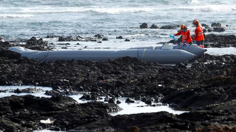 UN: Scores of migrants drown in two shipwrecks off Libya