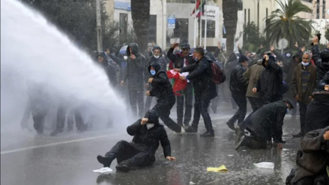Tunisian police use tear gas, water cannons to disperse anti-Saied protest