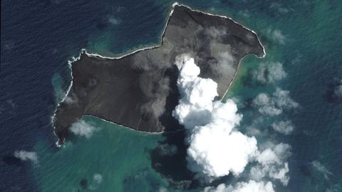 Volcanic ash delays aid to Tonga