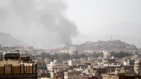 Internet down in Yemen after Saudi-led air strike on telecom building