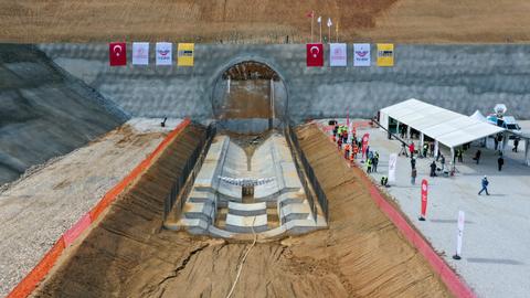 UK: Ankara, London agree $2.3B loan for Türkiye's green railway