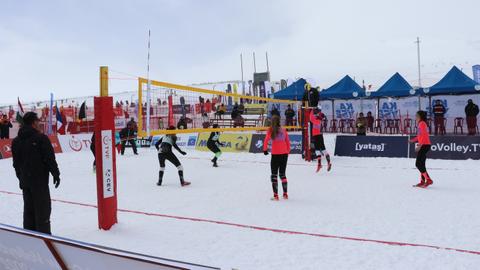 Turkish women’s snow volleyball team wins CEV European Tour cup