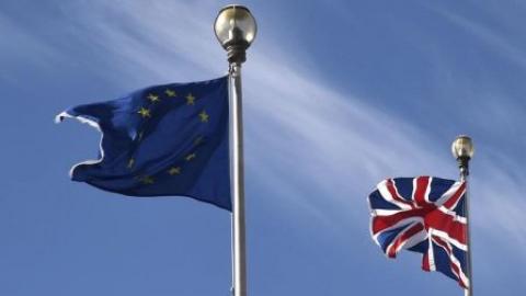 UK firms delay deals ahead of EU referendum