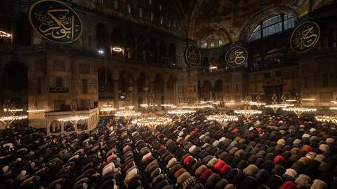 In pictures: Muslims mark beginning of Ramadan