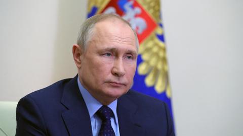 Putin: Western sanctions causing global economic crisis
