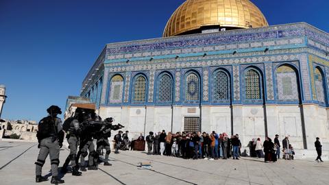 More than 1,000 Israeli settlers storm Al Aqsa complex