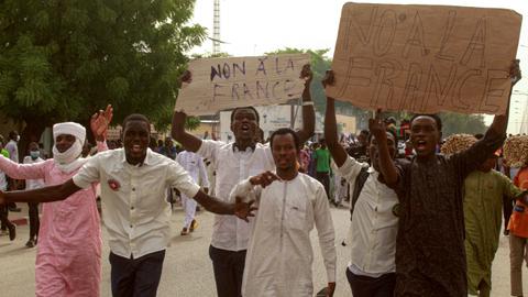 Chadian protesters accuse France of supporting junta