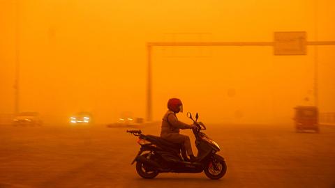 Another sandstorm hits Iraq, thousands hospitalised with breathing problems