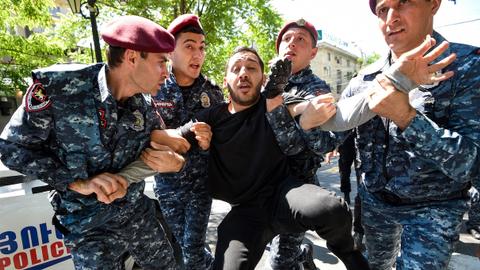 Police detain 300 anti-government protesters in Armenia