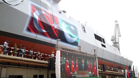 Erdogan: Türkiye to help strengthen Pakistan's military infrastructure