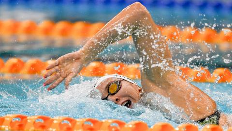 Titmus beats Ledecky's 400m freestyle swimming world record