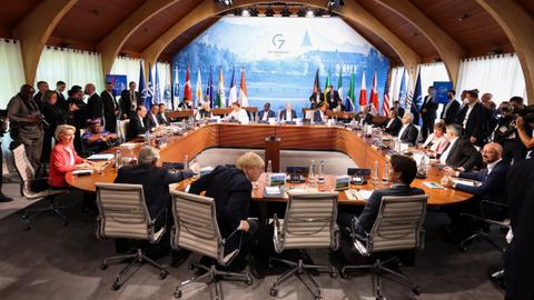 G7 leaders vow to stand with Ukraine 'for as long as it takes'