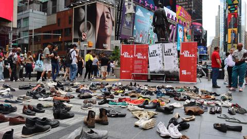NGO displays 251 shoe pairs in NYC to honour Türkiye defeated coup victims