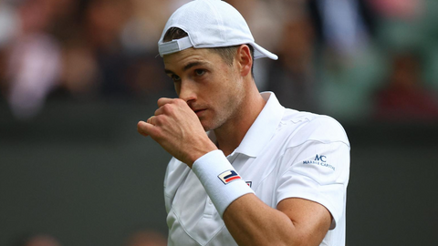 Isner sends Murray out of Wimbledon in second round