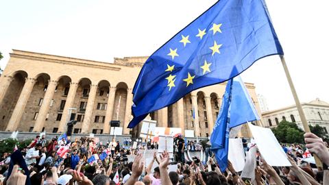 Georgians rally to demand government resignation over EU failure